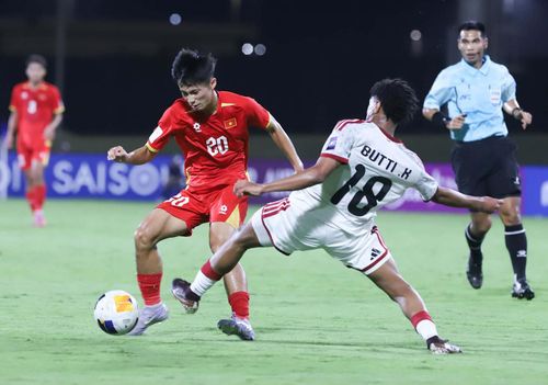 Những phút cuối, U17 Việt Nam thi đấu kiên cường, lăn xả, quyết bảo vệ thành quả.