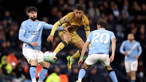 Crystal Palace cố gắng tìm bàn rút ngắn cách biệt nhưng lực bất tòng tâm