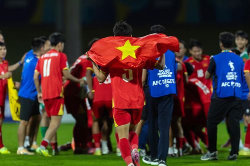 U17 Việt Nam giành chiến thắng đầy quả cảm và tự hào.