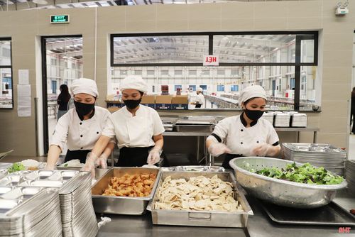 Sản phẩm nông nghiệp của tỉnh chưa có vị trí tương xứng trong thị trường tiêu thụ rộng lớn ngay trên địa bàn.