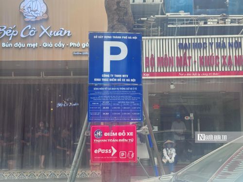 Sau khi Hà Nội chốt phương án tăng giá cho thuê vỉa hè, theo khảo sát của phóng viên trên nhiều tuyến phố các điểm trông giữ xe vẫn đang niêm yết giá trông xe cũ và chưa có thay đổi.