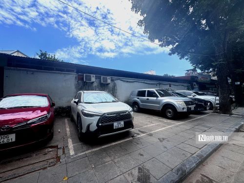 Một điểm trông giữ xe hiếm hoi còn 1 chỗ trống.
