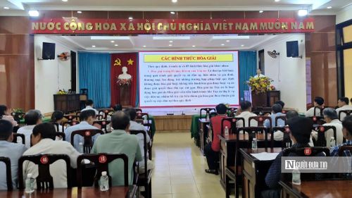 Toàn cảnh hội nghị tuyên truyền, tập huấn, phổ biến kiến thức pháp luật cho đội ngũ tuyên truyền viên pháp luật và hòa giải viên cơ sở năm 2026