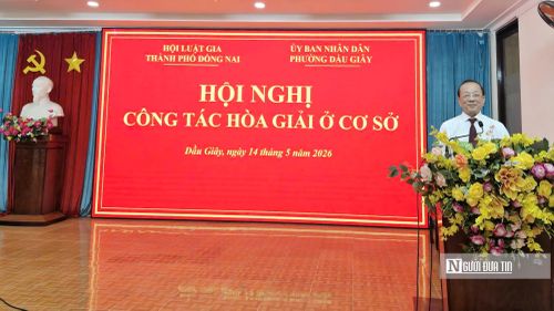 Luật gia Phan Văn Châu, Chủ tịch Hội Hội Luật gia thành phố Đồng Nai đã trực tiếp truyền đạt nhiều nội dung pháp luật cho người dân