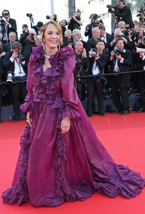 Philippine Leroy-Beaulieu tiếp tục trung thành với Saint Laurent, sắc sảo và hiện đại. Ảnh: Getty Images