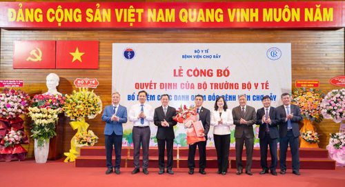 Lãnh đạo Bộ Y tế chúc mừng tân Giám đốc Bệnh viện Chợ Rẫy