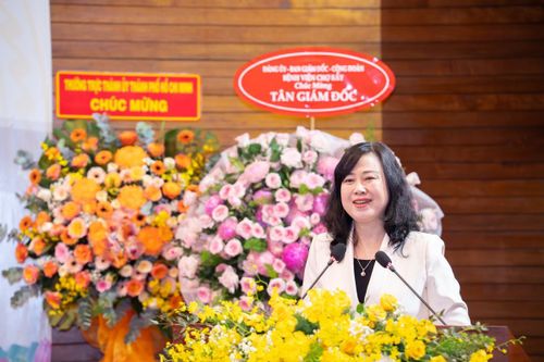 Ủy viên TƯ Đảng, Bộ trưởng Bộ Y tế Đào Hồng Lan phát biểu tại lễ công bố quyết định