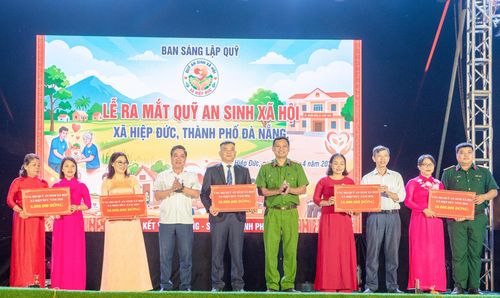Xã Hiệp Đức ra mắt Quỹ An sinh xã hội và huy động sự tham gia của các đơn vị, doanh nghiệp, nhà hảo tâm. Ảnh: VĂN LUẬN