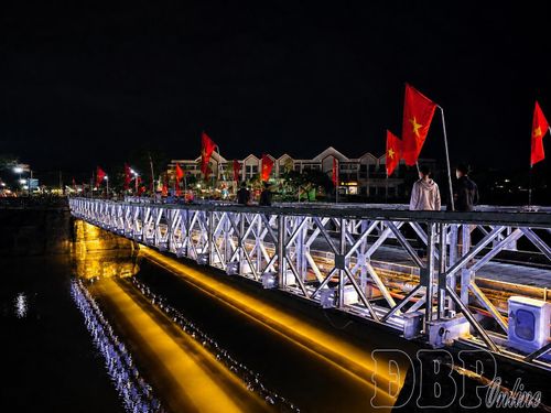 Di tích Cầu Mường Thanh với hệ thống chiếu sáng ban đêm cũng là điểm lựa chọn của nhiều du khách khi đến Điện Biên.