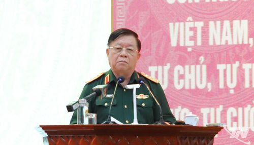 Đại tướng Nguyễn Trọng Nghĩa phát biểu tại buổi gặp mặt.