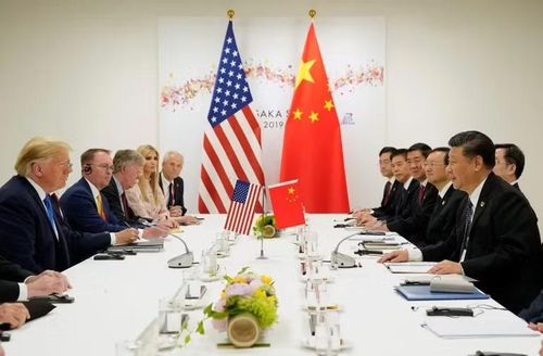 Tổng thống Mỹ Donald Trump tham dự cuộc gặp song phương với Chủ tịch Trung Quốc Tập Cận Bình trong khuôn khổ Hội nghị thượng đỉnh các nhà lãnh đạo G20 tại Osaka, Nhật Bản, ngày 29/6/2019. Ảnh Reuters.