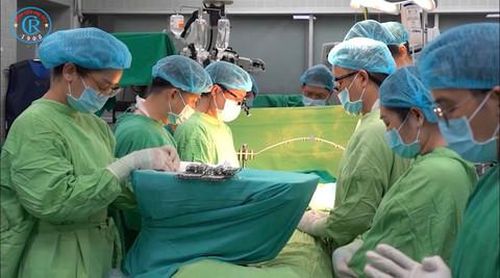 Một ca phẫu thuật được thực hiện tại Bệnh viện Chợ Rẫy