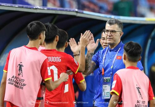 HLV Cristiano Roland được LĐBĐ Việt Nam bổ nhiệm dẫn dắt đội tuyển U16 Việt Nam năm 2024. (Nguồn: VFF)