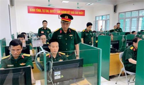  Trường Quân sự Bộ Tư lệnh Thủ đô áp dụng công nghệ trong hội thi giáo viên dạy giỏi cấp trường năm 2025. Ảnh: Minh Quân