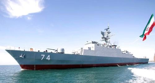 Ngoài ra, hơn 90% kho thủy lôi của Iran, tương đương khoảng 8.000 quả, đã bị phá hủy, làm suy giảm đáng kể năng lực kiểm soát eo biển Hormuz.