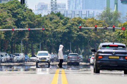  Nắng nóng ở TP.HCM vào giữa tháng 5. Ảnh: Hoài Bảo. 