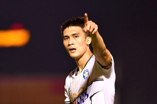 Nguyên Hoàng ghi bàn quyết định mang về 1 điểm cho Đà Nẵng. Ảnh: Đức Cường.