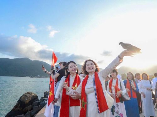 Lễ “Ước nguyện hòa bình” không chỉ là sự kiện mang ý nghĩa lịch sử, mà còn là lời nhắn nhủ đến thế hệ hôm nay và mai sau: Hãy trân trọng quá khứ, sống có trách nhiệm với hiện tại và chung tay xây dựng một tương lai tốt đẹp hơn