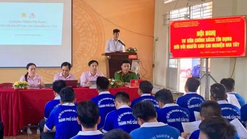 Học viên được thông tin, tư vấn về tín dụng sau cai nghiện.