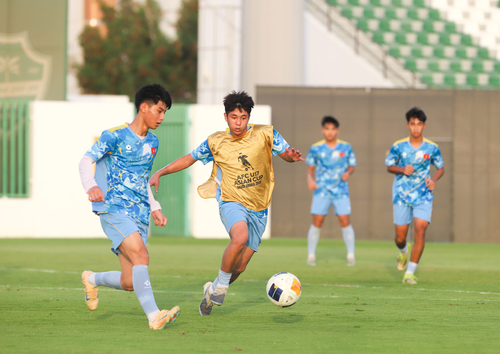 Các cầu thủ U17 Việt Nam tích cực tập luyện trước trận gặp U17 Australia. Ảnh: VFF