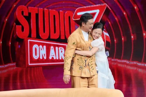 Miu Lê và đạo diễn Phan Gia Nhật Linh (trái) trong chương trình đã ẩn của VTV.