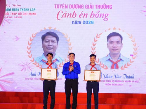 Tuyên dương Giải thưởng "Cánh én hồng" năm 2026.