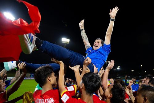 HLV Cristiano Roland hiện đang làm công tác đào tạo trẻ tại Hà Nội FC.