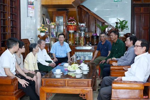  Nếp sống của gia đình cụ Viện đang góp phần lan tỏa những giá trị tốt đẹp văn hóa truyền thống. 