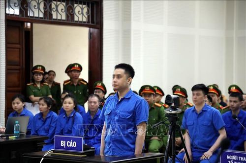 Bị cáo Bùi Đình Khánh (sinh năm 1994, trú tại tổ 6, khu Giếng Đáy 1, phường Việt Hưng, tỉnh Quảng Ninh) tại phiên tòa. Ảnh: Đức Hiếu/TTXVN