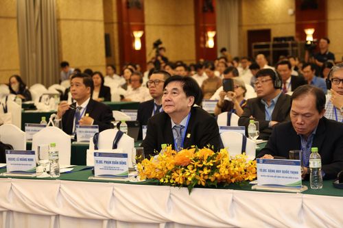 Hội nghị Khoa học Kỹ thuật Bệnh viện Ung Bướu năm 2026 có khoảng 500 đại biểu tham dự.