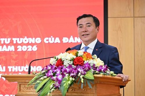Thứ trưởng Bộ Công Thương Nguyễn Sinh Nhật Tân.