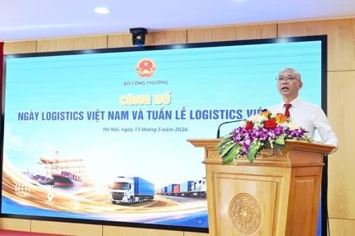 Ông Trần Thanh Hải - Phó Cục trưởng Cục Xuất nhập khẩu công bố quyết định Ngày Logistics Việt Nam và Tuần lễ Logistics Việt Nam.