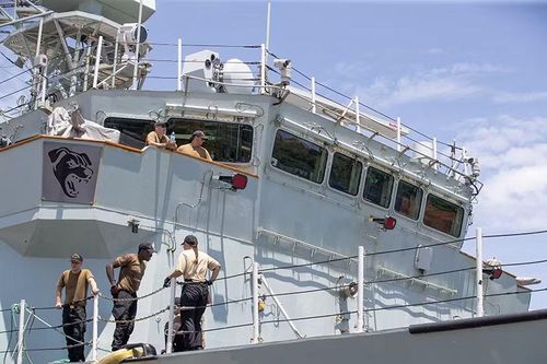 Tàu khu trục HMCS Charlottetown được chế tạo theo Dự án Tàu khu trục tuần tra Canada.