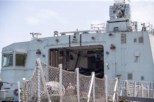 Nhà chứa máy bay Seahawk CH-148;