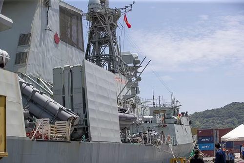 Trong thời gian ở Đà Nẵng, thủy thủ tàu HMCS Charlottetown sẽ có cuộc huấn luyện chung trên biển với lực lượng Hải quân Vùng 3 trước khi rời thành phố biển này.