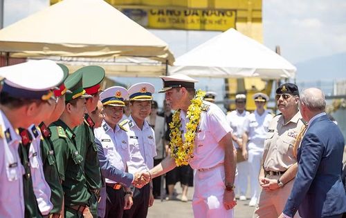 Trong thời gian lưu lại Đà Nẵng, thủy thủ đội tàu sẽ có các hoạt động chào xã giao lãnh đạo UBND TP Đà Nẵng; giao lưu bóng chuyền với Hải quân vùng 3; giao lưu tại Trung tâm Bảo trợ Trẻ em và Nạn nhân Chất độc màu da cam...
