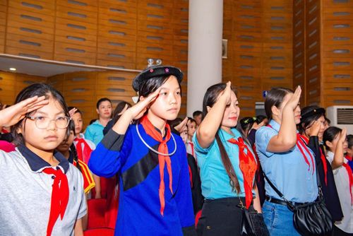 Các Đội viên tiêu biểu và Tổng Phụ trách Đội Lạng Sơn tham gia chương trình