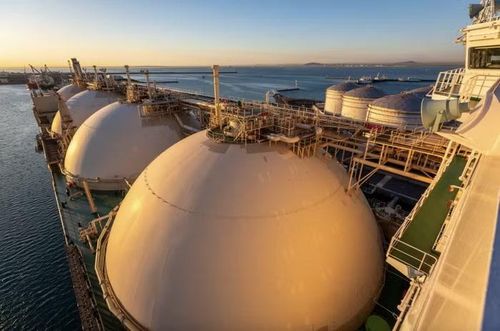 Dự án Alaska LNG kỳ vọng xây dựng một đường ống dài 800 dặm đi qua bang này từ Sườn Bắc ở Vòng Bắc Cực đến Vịnh Cook ở phía Nam, nơi khí đốt sẽ được làm hóa lỏng để xuất khẩu sang châu Á. Với chi phí “khủng” lên tới 40 tỷ USD...