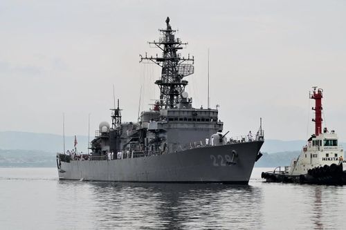 Việc chuyển giao tàu hộ vệ khu trục lớp Abukuma của Nhật Bản cho Philippines cũng đang được xem xét. Ảnh: AP.