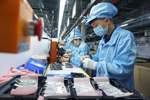 Người lao động làm việc tại KCN Đông Mai, thị xã Quảng Yên. Ảnh: Cổng TTĐT tỉnh Quảng Ninh