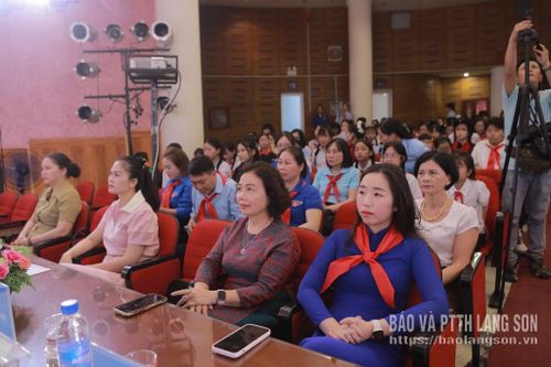 Các đại biểu tham dự chương trình