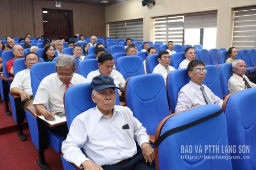Các đại biểu dự buổi lễ