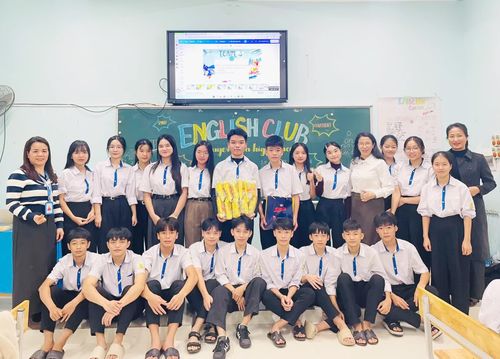 Việc tham gia các câu lạc bộ, nhóm sẽ giúp các em học sinh của Trường THPT Tuyên Hóa được rèn luyện, thể hiện bản thân - Ảnh: X.V