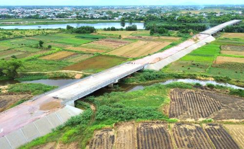 Dự án cầu Tây An 1 và Tây An 2 trễ hạn hoàn thành nhiều năm vì thiếu đường dẫn.