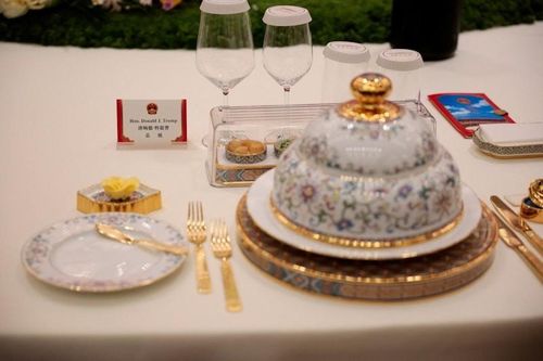 Chỗ ngồi của Tổng thống Trump tại quốc yến ở Đại lễ đường Nhân dân tại Bắc Kinh, ngày 14/5. Ảnh: Reuters