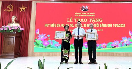 Việc trao tặng Huy hiệu Đảng là sự ghi nhận quá trình phấn đấu, cống hiến của các đảng viên đối với sự nghiệp cách mạng của Đảng và dân tộc.