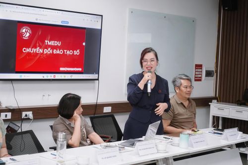 TS. Trần Thị Thanh Mai - Viện Nghiên cứu Ứng dụng Ngôn ngữ Bác Nhã chia sẻ tại tọa đàm 