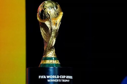 Cúp vô địch FIFA World Cup 2026 được trưng bày trong một sự kiện tại thành phố New York, Mỹ, ngày 14/5.