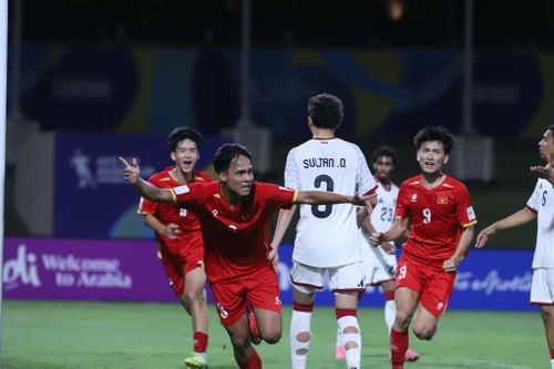  U17 Việt Nam cần giữ đôi chân trên mặt đất. 
