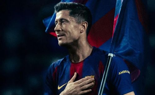 Lewandowski thông báo chia tay Barcelona.